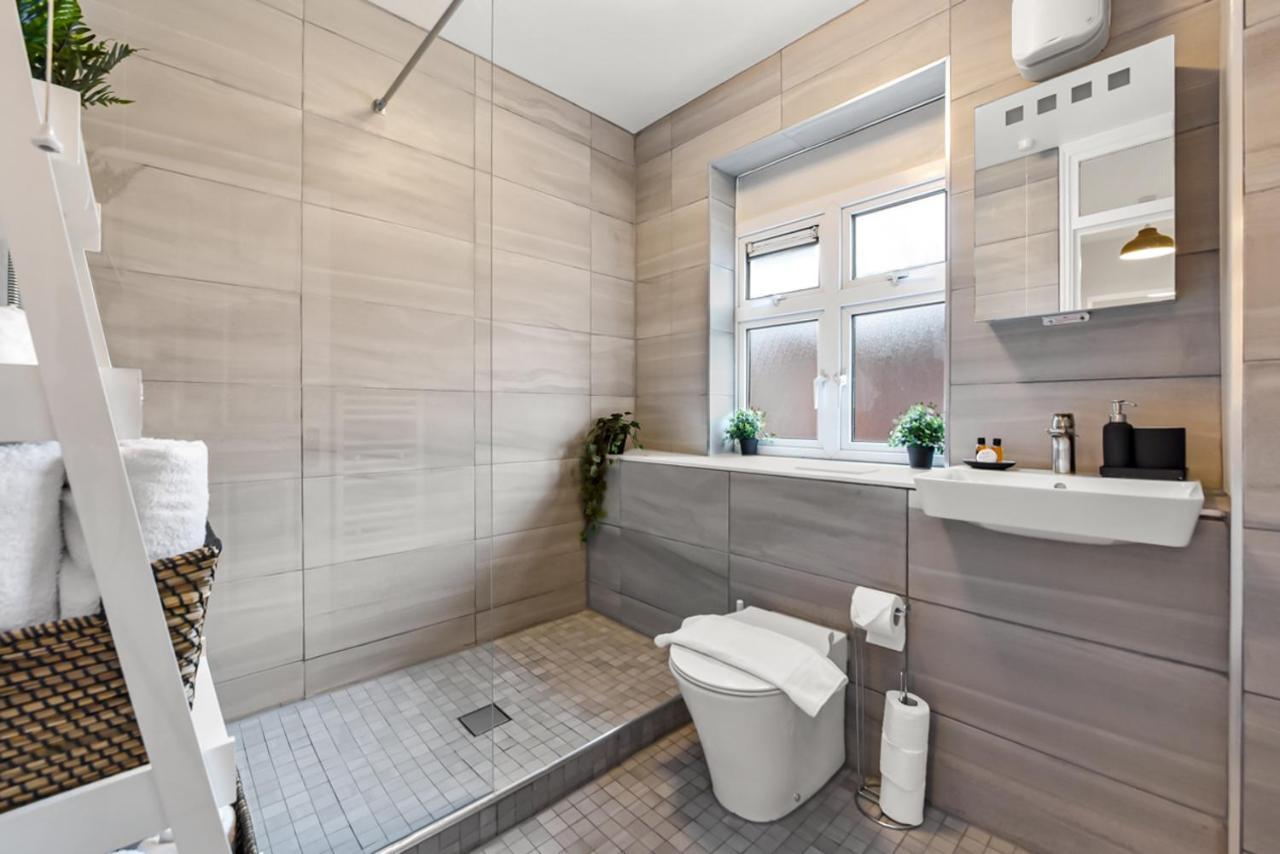Family Friendly, Zone 2, 2 Beds, Overground ลอนดอน ภายนอก รูปภาพ