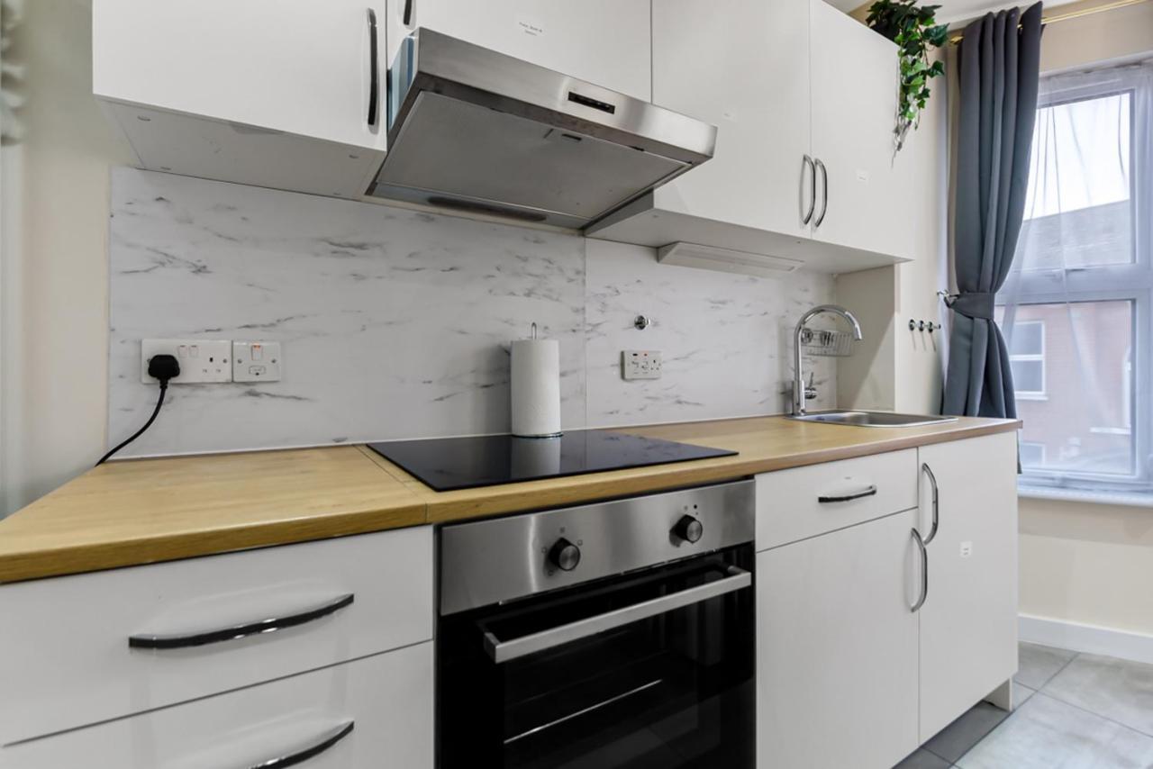 Family Friendly, Zone 2, 2 Beds, Overground ลอนดอน ภายนอก รูปภาพ